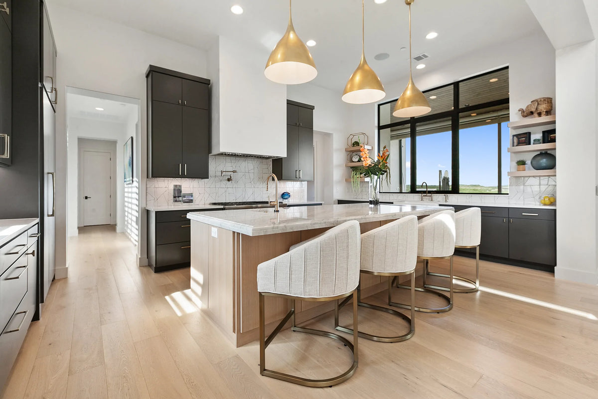 Timeless and Classic Kitchen Color Schemes – John-William Interiors