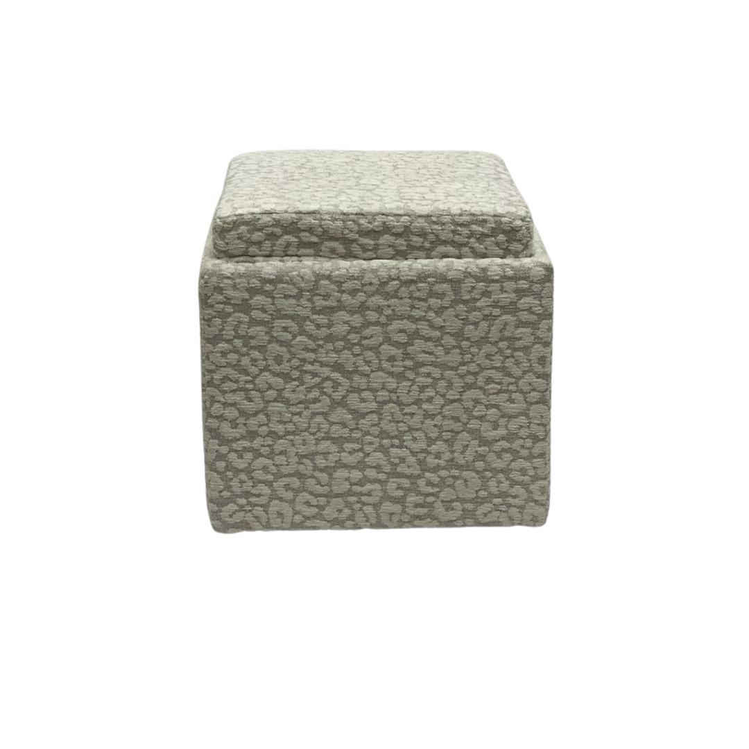 Uno Ottoman