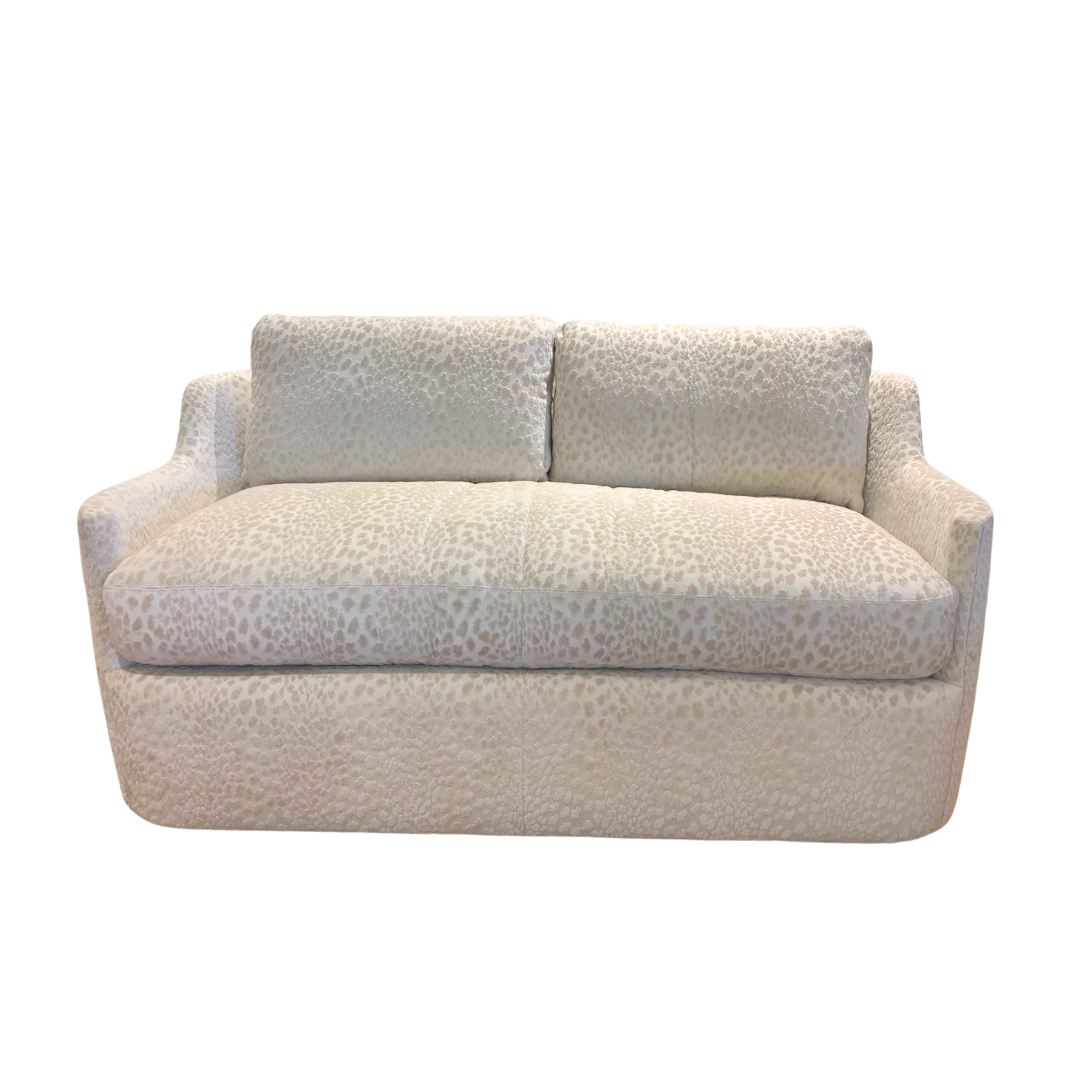 5323-11 Apartment Sofa