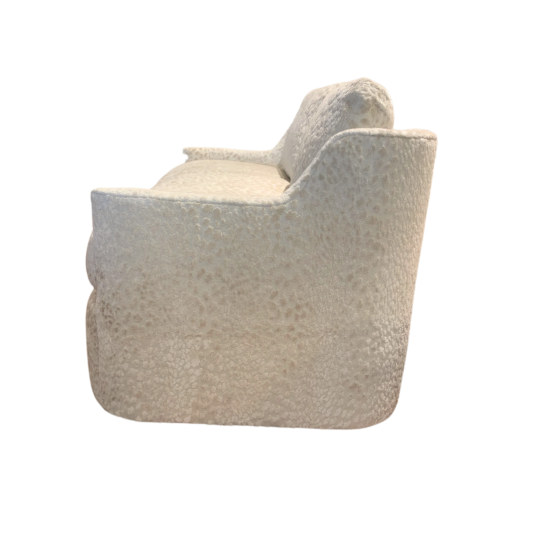 5323-11 Apartment Sofa