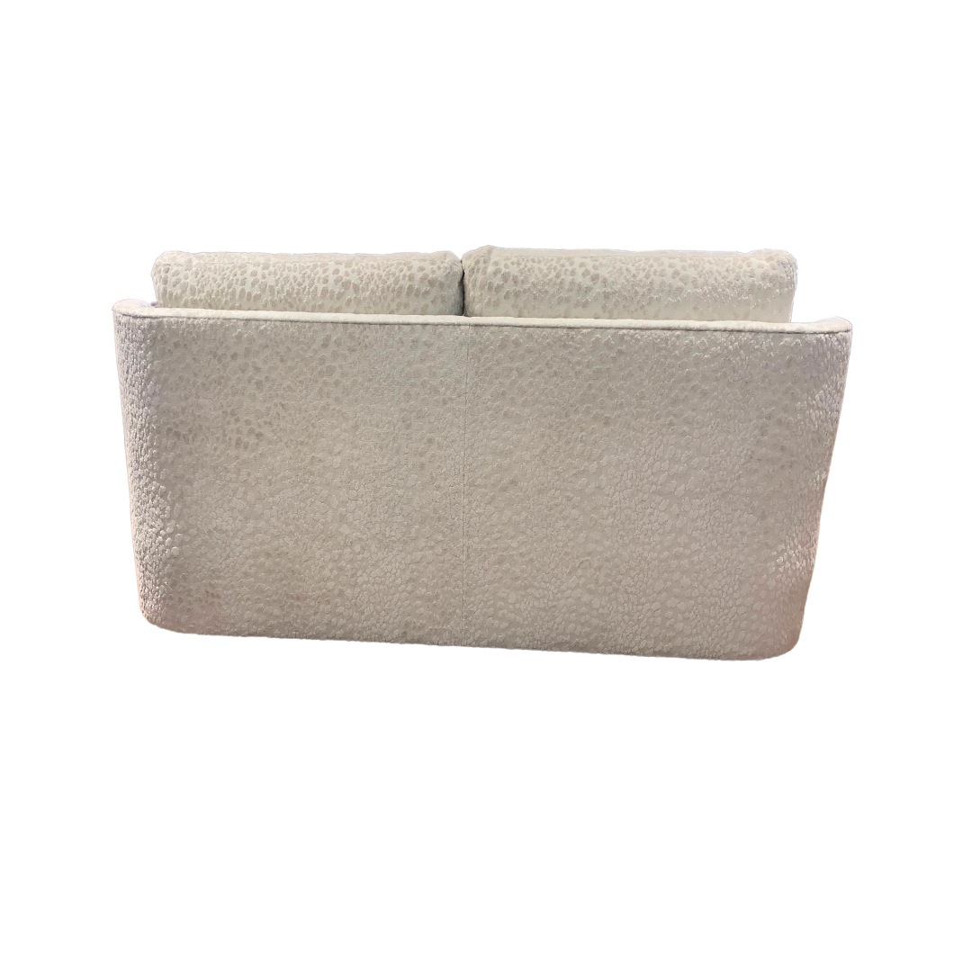 5323-11 Apartment Sofa