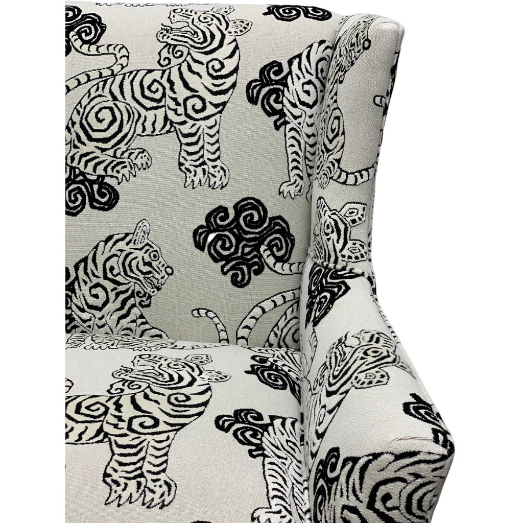 F485-01 Lounge Chair