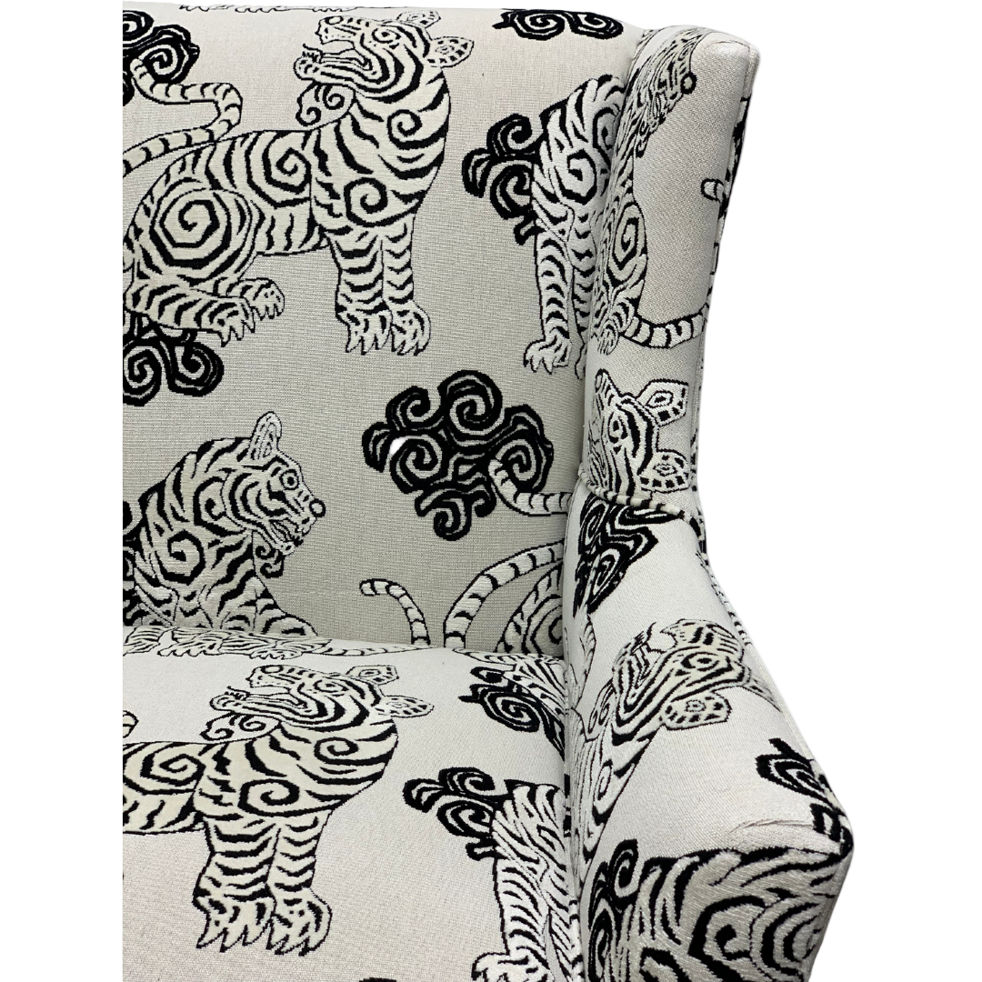 F485-01 Lounge Chair